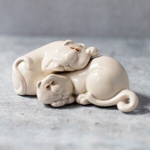 Vintage Fitz Floyd JAPAN Ceramic Cat Nap White MCM Salt Pepper Shakers Cats